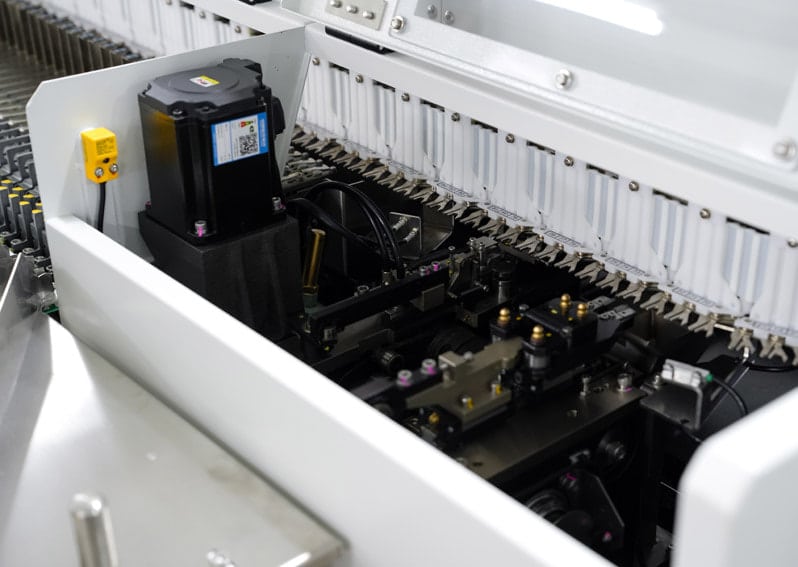 Insertion element shaping mechanism of radial automatic insertion machine NB168H